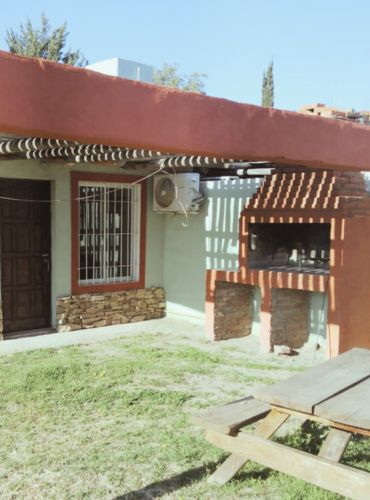 Parrilla y mesa